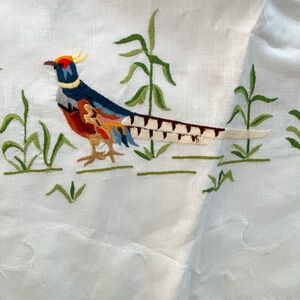 EMBROIDERED LINEN TABLECLOTH
